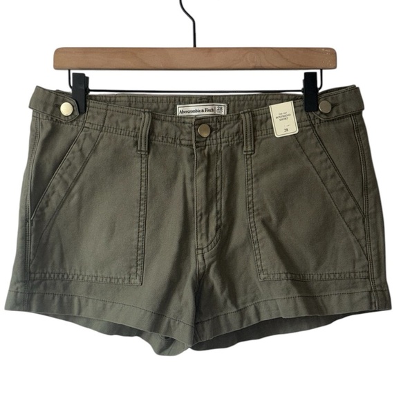 Abercrombie & Fitch Pants - NWT Abercrombie and Fitch Army Green Boyfriend Short Mid Rise size 28